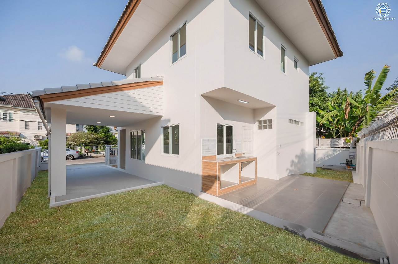 บ้านมือสองตกแต่งใหม่ โครงการ ประดับดาว5-6 ท่าอิฐ ตกแต่งครบครัน พร้อมอยู่ บนเนื้อที่ 52.8 ตร.ว. พื้นที่ใช้สอย 104.5 ตร.ม.  พร้อมฟังก์ชัน 3 ห้องนอน 2 ห้องน้ำ จอดรถได้ 1 คัน พื้นที่ใช้สอยกว้างขวาง บนทำเลที่ดีที่สุด เชื่อมต่อได้หลายเส้นทาง ใกล้รถไฟฟ้าสายสีม่วง "สถานีบางรักน้อยท่าอิฐ"